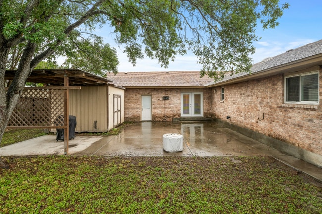 Building Photo - 13737 River Canyon Dr