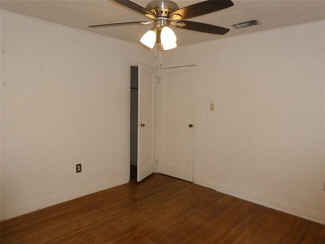Building Photo - 4005 Maplewood Ave