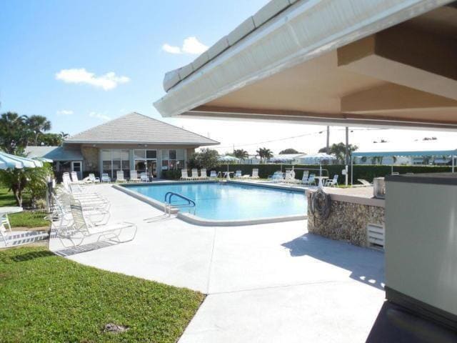 Building Photo - 1116 Lake Ter