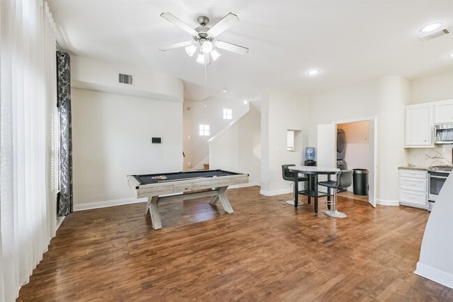 Building Photo - 11307 Main Holly Dr