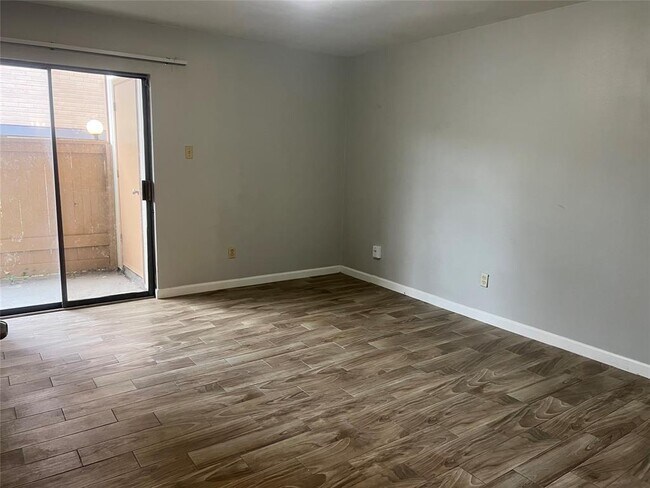 Building Photo - 8419 Hearth Dr