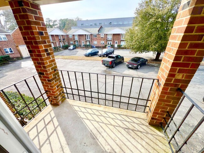 Building Photo - Meridian Apartments