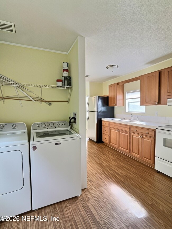 Building Photo - 467 Olive Cir