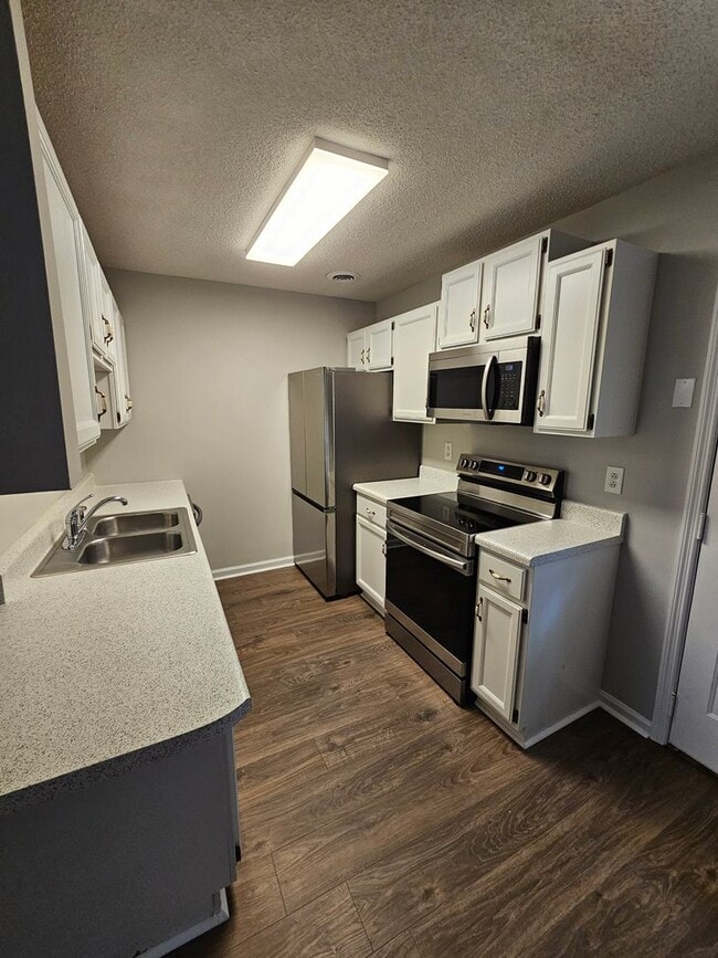 Building Photo - 2 Bedroom 2 Bath condo Powell available for immediate move in!