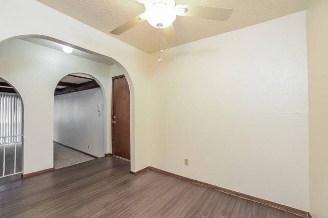 Classic unit dining area (10FB10) - Vines at Eleanor