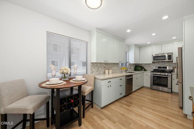 Building Photo - 4455 Rockland Pl