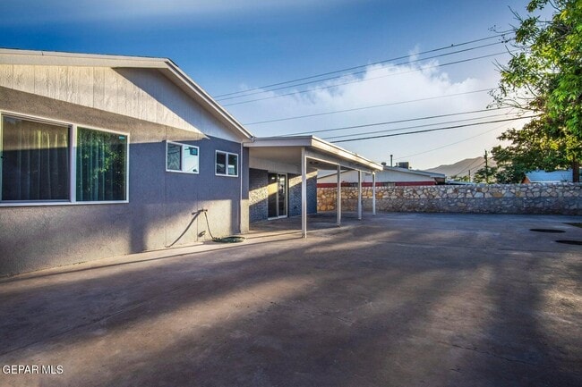 Building Photo - 5837 Marlin Dr