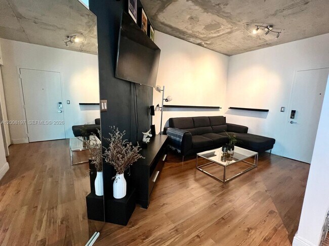 Building Photo - 690 SW 1st Ct