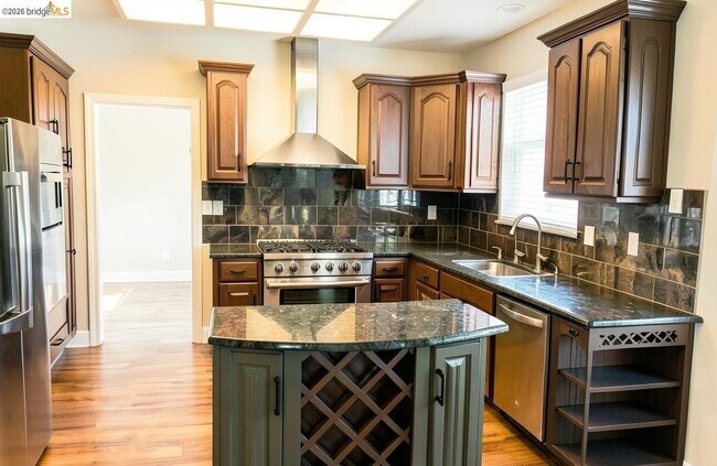 Building Photo - 2413 Santa Cruz Ct