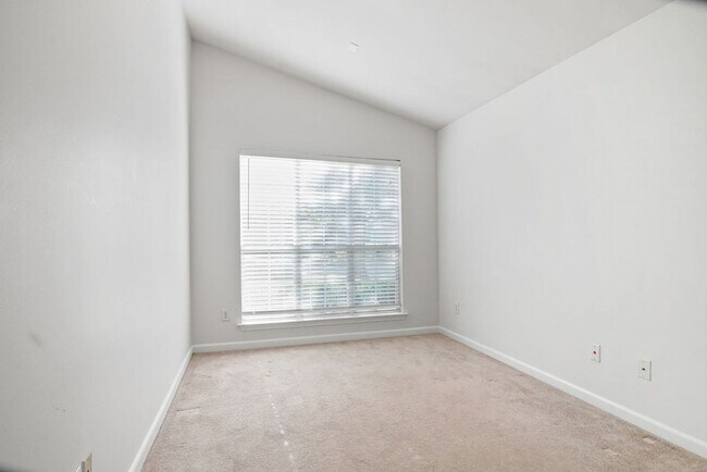 Building Photo - 125 Brook Highland Cove