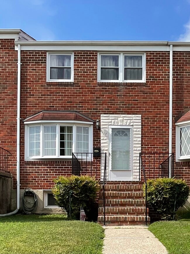 Building Photo - 1117 Circle Dr