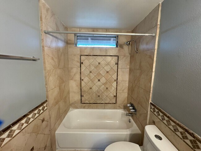 Building Photo - BEAUTIFUL TWO BEDROOM/ONE BATH HOME!