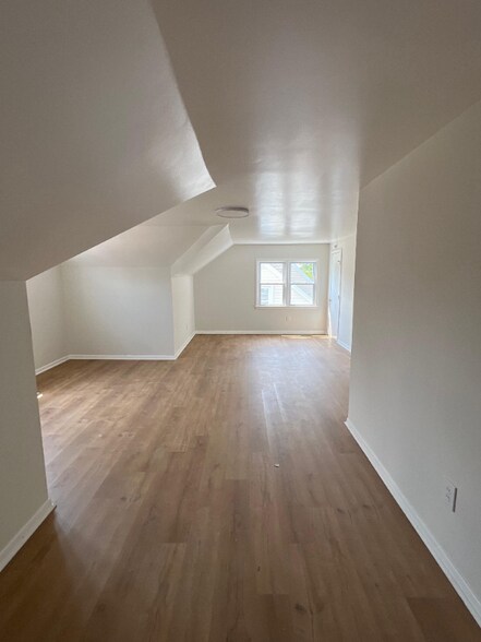 Building Photo - 18205 Dalewood Ave