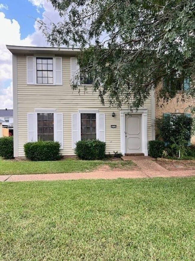 Building Photo - Move-in Ready 3 bed/ 2.5 bath home
