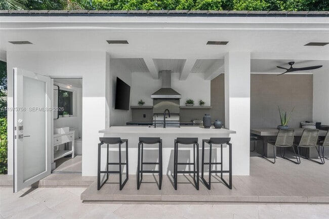 Building Photo - 4800 Bay Point Rd