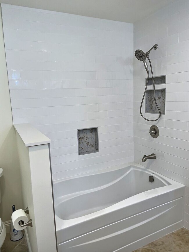 Building Photo - 3 BD Home with 30 x 40 Shop with Four 10 x 12 Attached Stalls