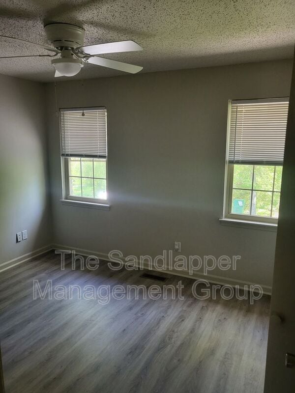 Building Photo - 126 Langley Dr