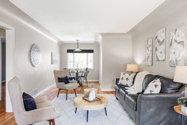 Building Photo - Spectacular 3-Bedroom, 2-Bathroom Home – M...