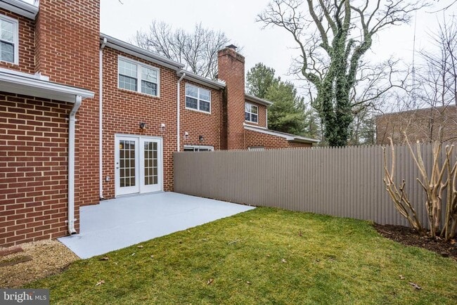 Building Photo - 2313 McGregor Ct
