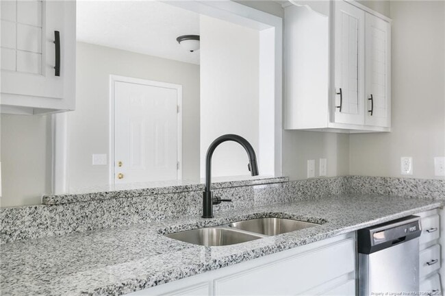 Building Photo - 7128 Old Castle Dr