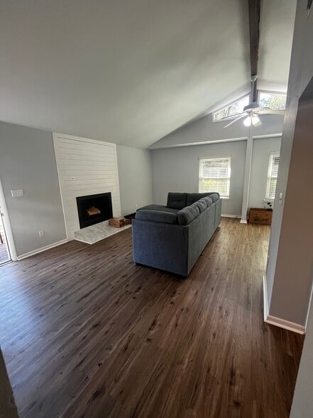 Living Room - 4802 Easy St
