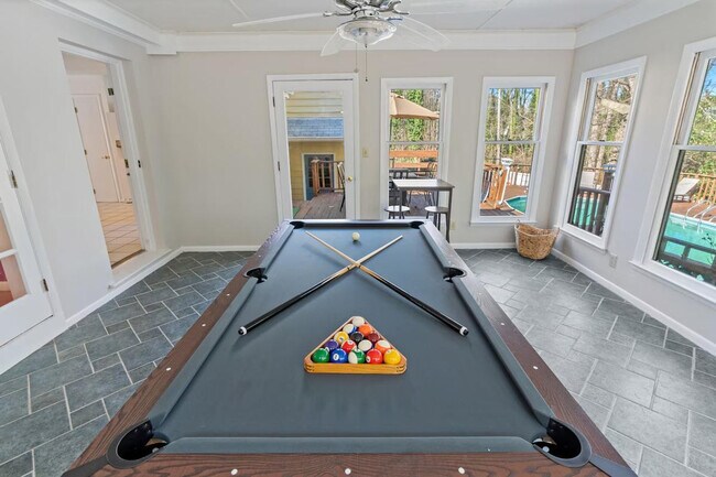 Building Photo - 750 SE Maynard Rd