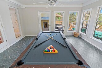 Building Photo - 750 SE Maynard Rd