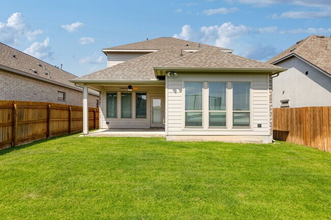 Building Photo - 125 Rangel Dr