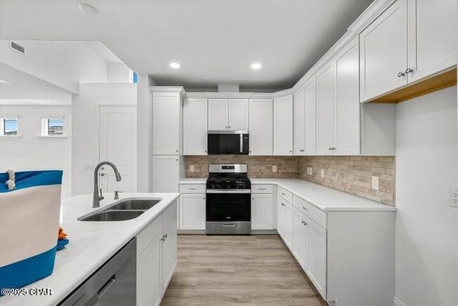 Building Photo - 8912 Parrot Pl