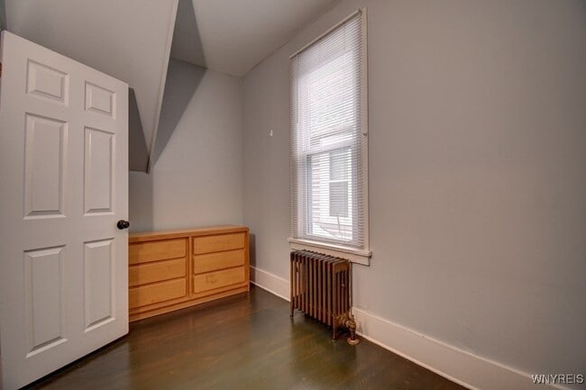 Building Photo - 36 19th St