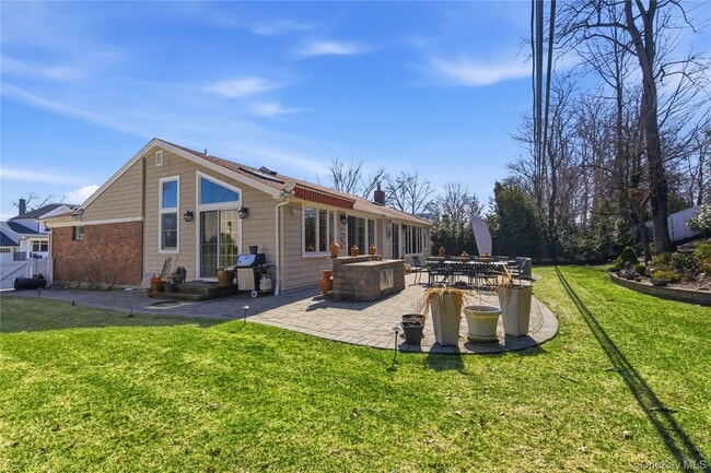 Building Photo - 24 Green Dr