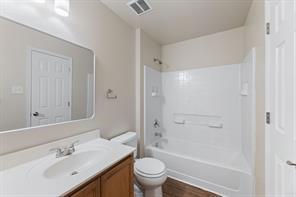 Building Photo - 5944 Ridge Lake Dr