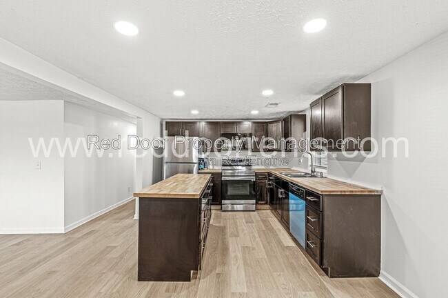 Building Photo - 1037 W 30th St