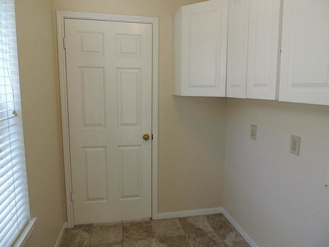 Building Photo - 3610 Wild Berry Ct