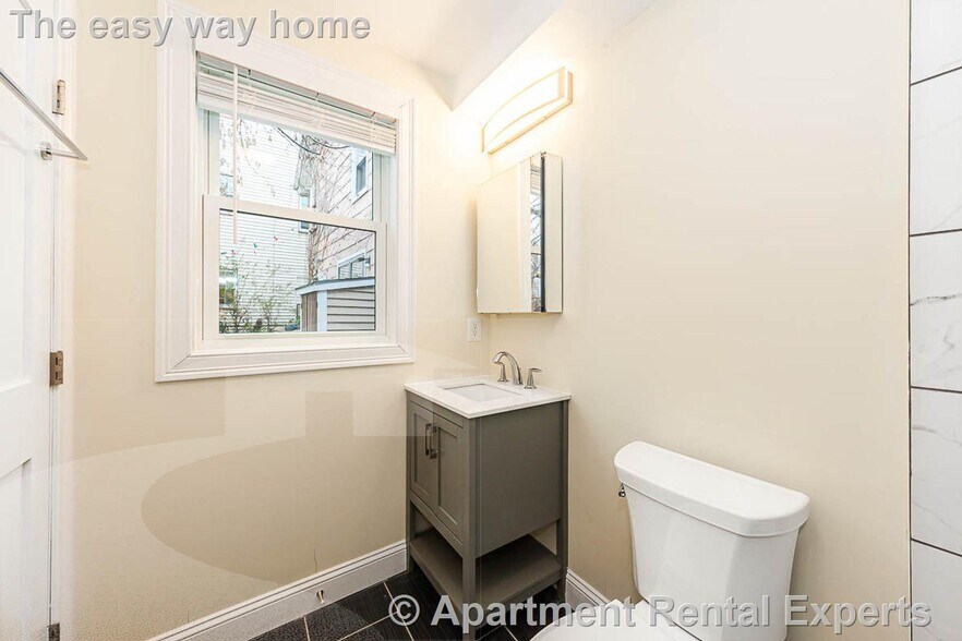 Building Photo - 28 Albion St