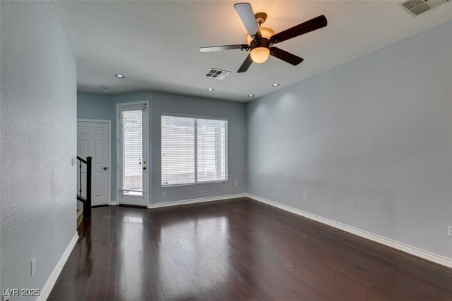 Building Photo - 8233 Shaded Arbors St