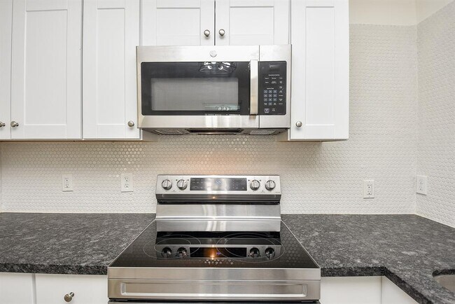 Building Photo - 3710 Dreyfus St