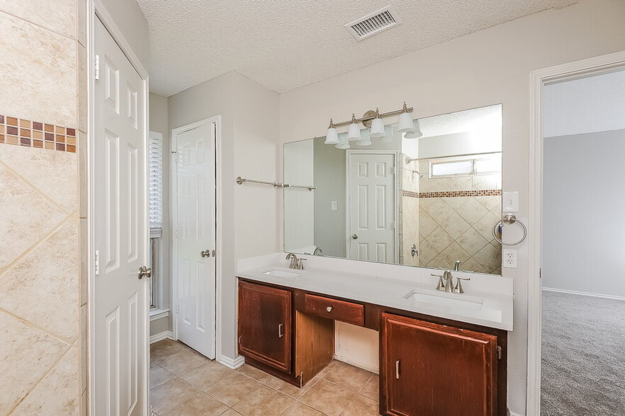 Building Photo - 9105 Cranwell Ct