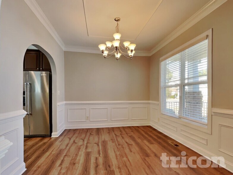 Building Photo - 31 Oakton Dr