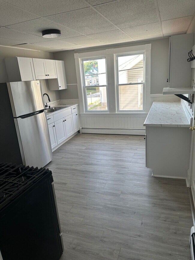 Building Photo - 541 Pine St