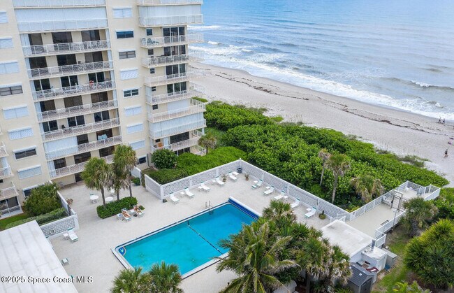Building Photo - 877 N Hwy A1A