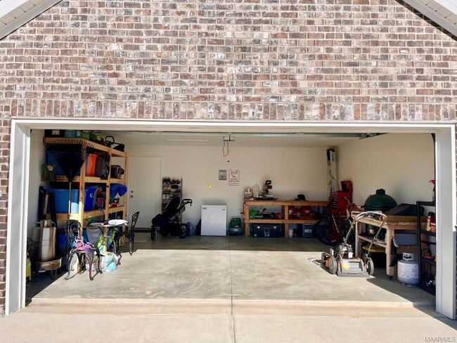 Building Photo - 84 Kohn Dr