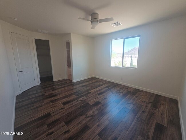 Building Photo - 5826 W Plum Rd
