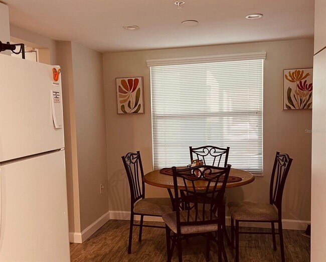 Building Photo - 9300 Clubside Cir