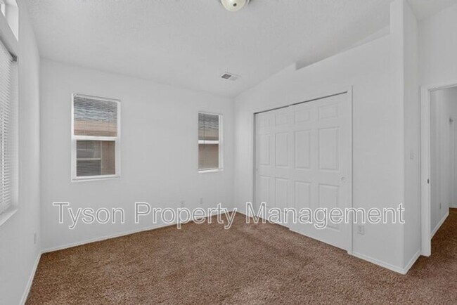 Building Photo - 2824 Merlot Dr SW