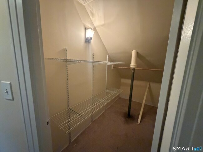 Building Photo - 786 Farmington Ave