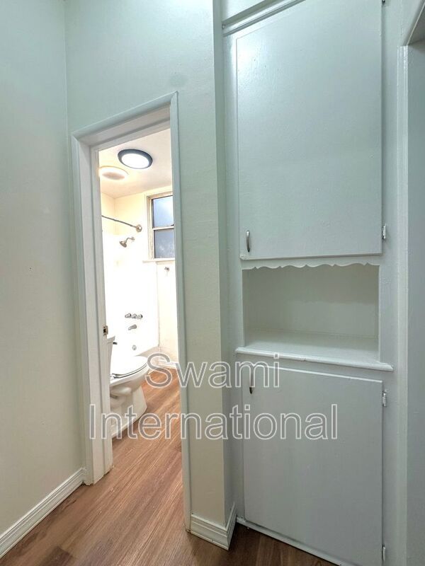 Building Photo - 1665 W 182nd St