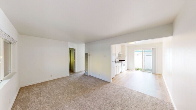 Building Photo - 15415 Marty Dr