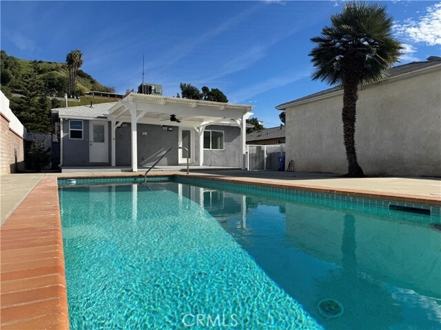 Building Photo - 8633 Bluffdale Dr