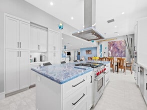 Building Photo - 2754 NE 31st Ct